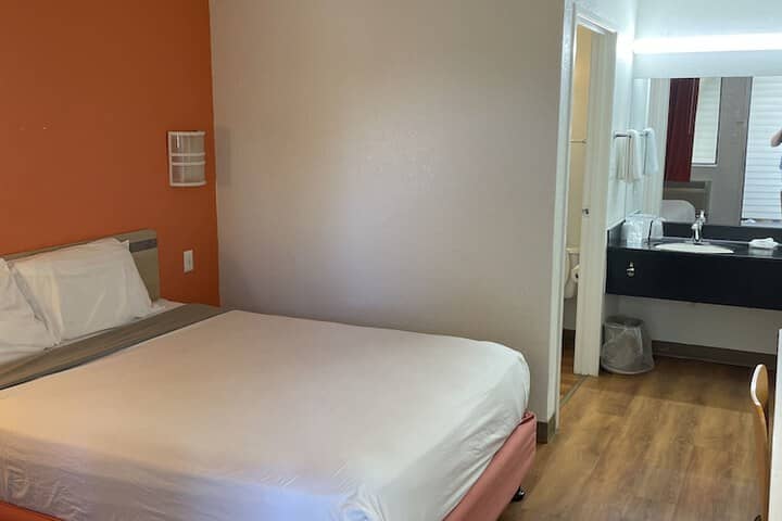 Room 5 of 35