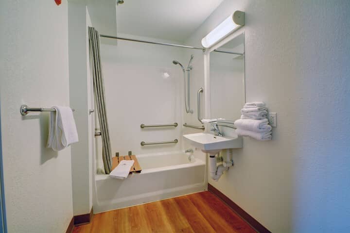 Room 22 of 35